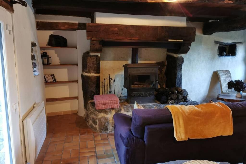 Petite Maison Dans Les Monts D'Arree Ty Coz Commana Buitenkant foto